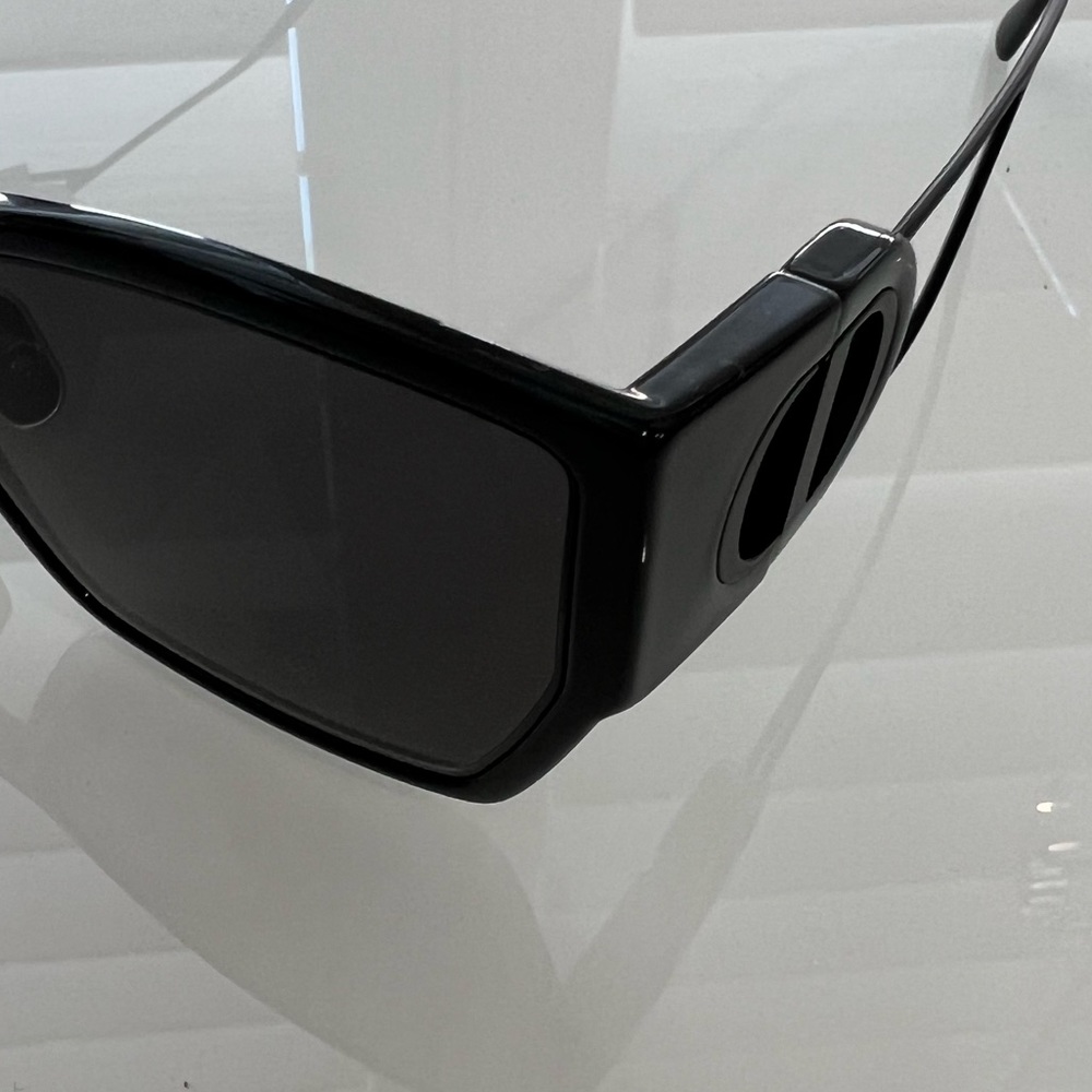 Authentic Like New Dior Sunglasses - Picture 4 of 6